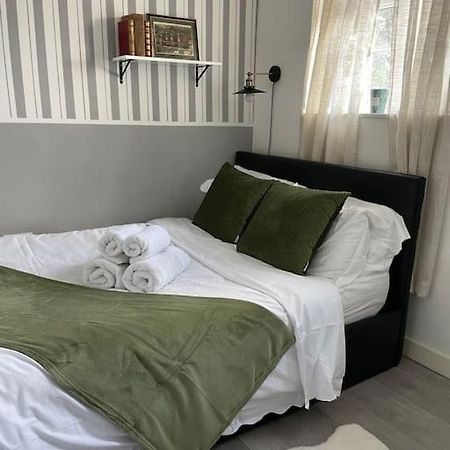 One Bedroom Putney Village Flat London Exterior foto