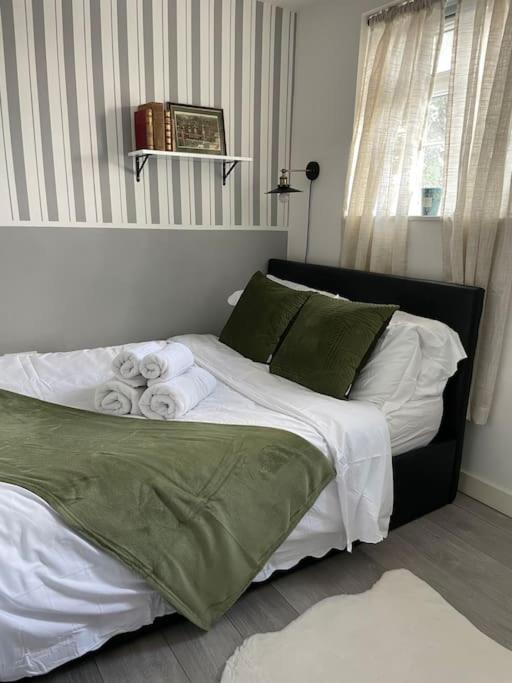 One Bedroom Putney Village Flat London Exterior foto