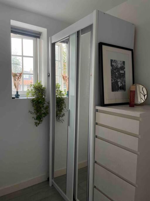 One Bedroom Putney Village Flat London Exterior foto