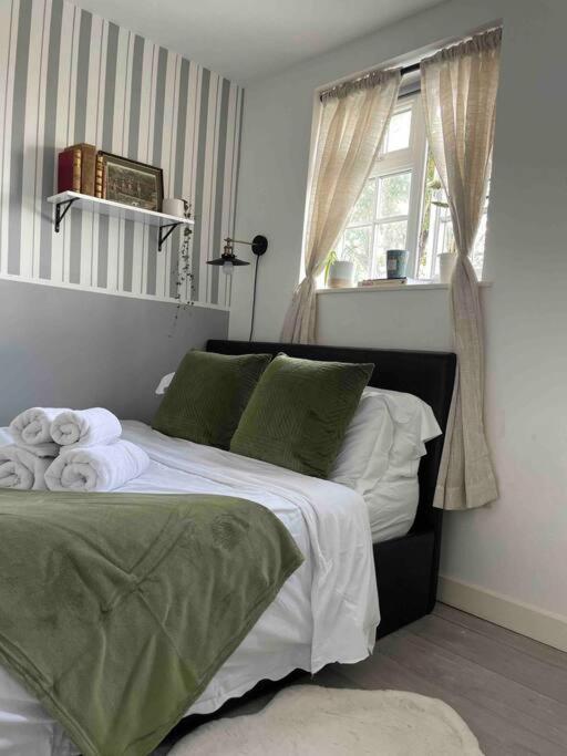 One Bedroom Putney Village Flat London Exterior foto