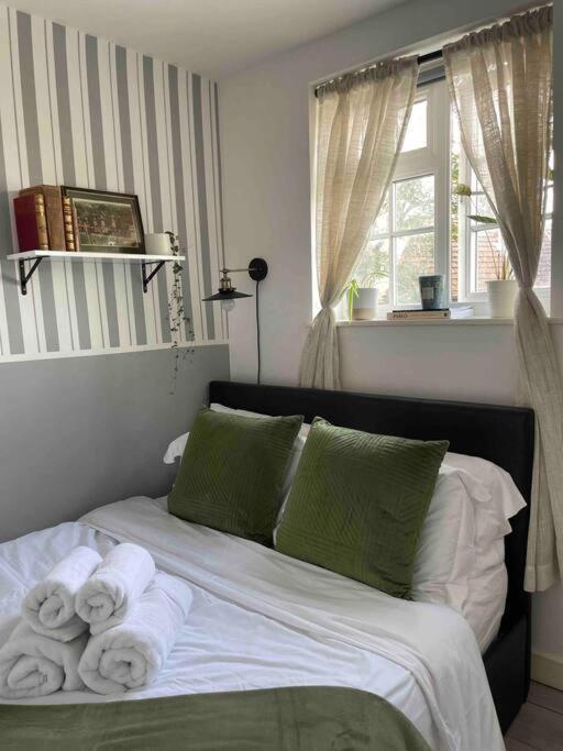 One Bedroom Putney Village Flat London Exterior foto